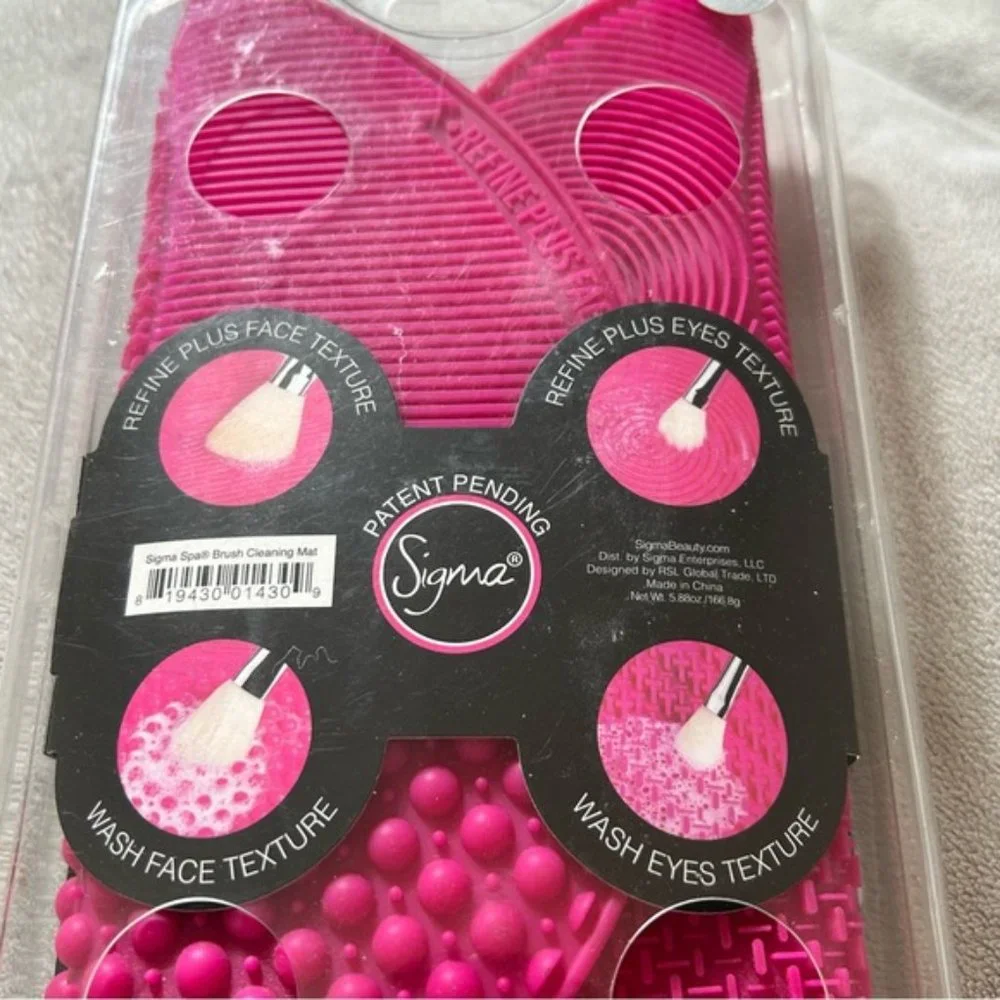SIGMA SPA® EXPRESS BRUSH CLEANING MAT- NIB- PINK